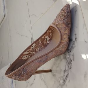 Beautiful sparkly pink classic pump